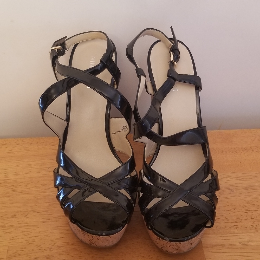 Woman's Nine West Sandals Black Size 9